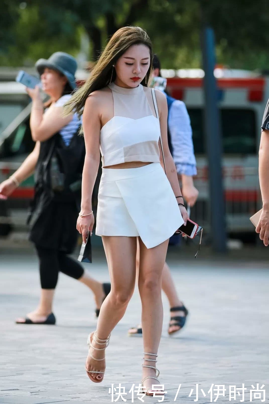 穿紧身瑜伽裤的美艳辣妈，成熟小女人的大胆穿法