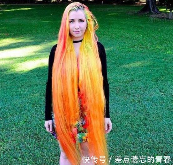  长达@女子长达12年不剪头发，头发长1.5米，头发散开如同一道彩虹