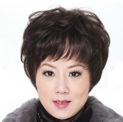 「职场女性」建议50岁以上的女人，尽量不要长发留短发，这是为什么？