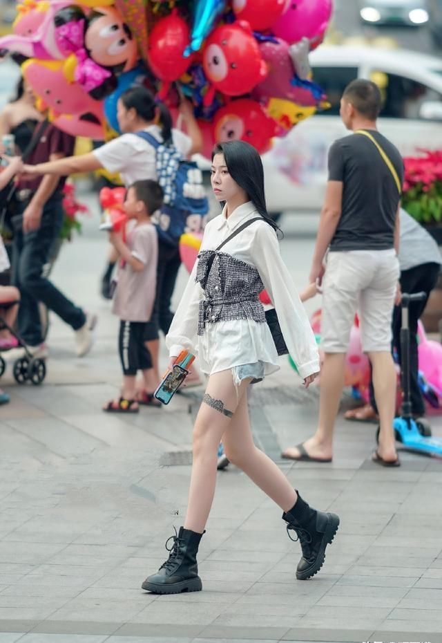  『小姐姐』衬衫这样穿一点不像程序员，清新时髦又养眼，最靓的仔就是你