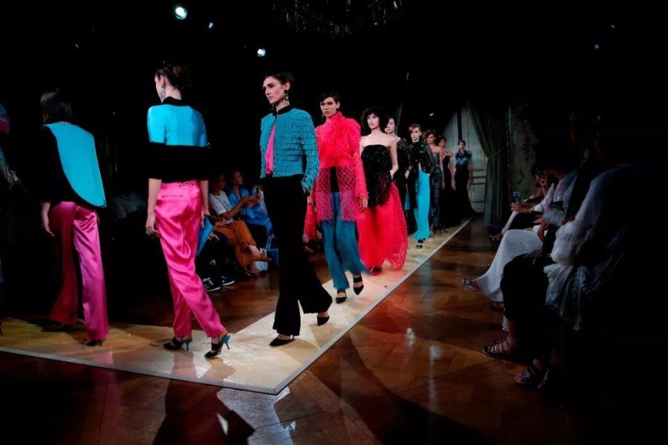 时代无常，但你总能读懂Giorgio Armani的深情与浪漫