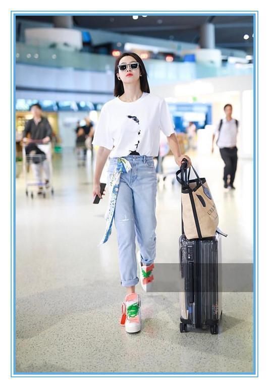 丝巾系脖子上已经过时了？宋茜直接挂裤子上，简直时髦到刮目相看