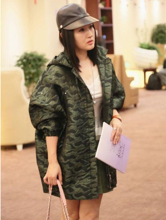 47岁杨钰莹裙子似仙女，腰包可以去卖菜了！