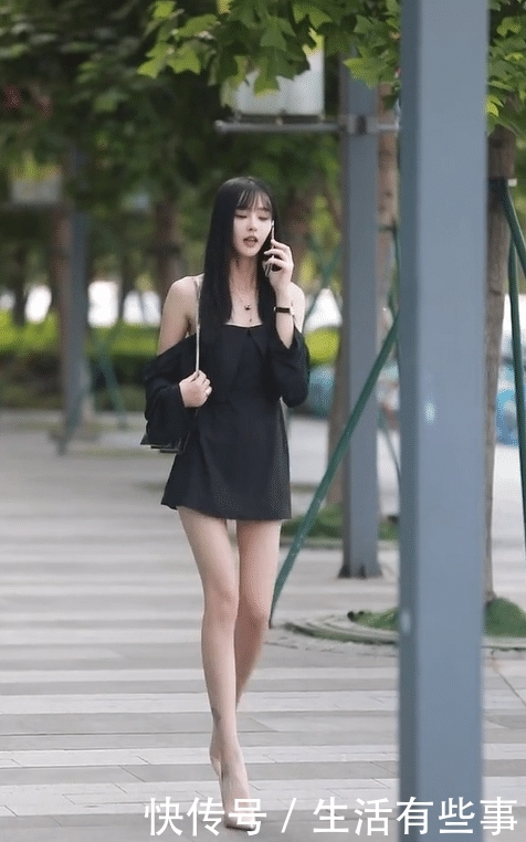  【边打电话】黑色连衣裙美女, 这长腿也太吸睛了!