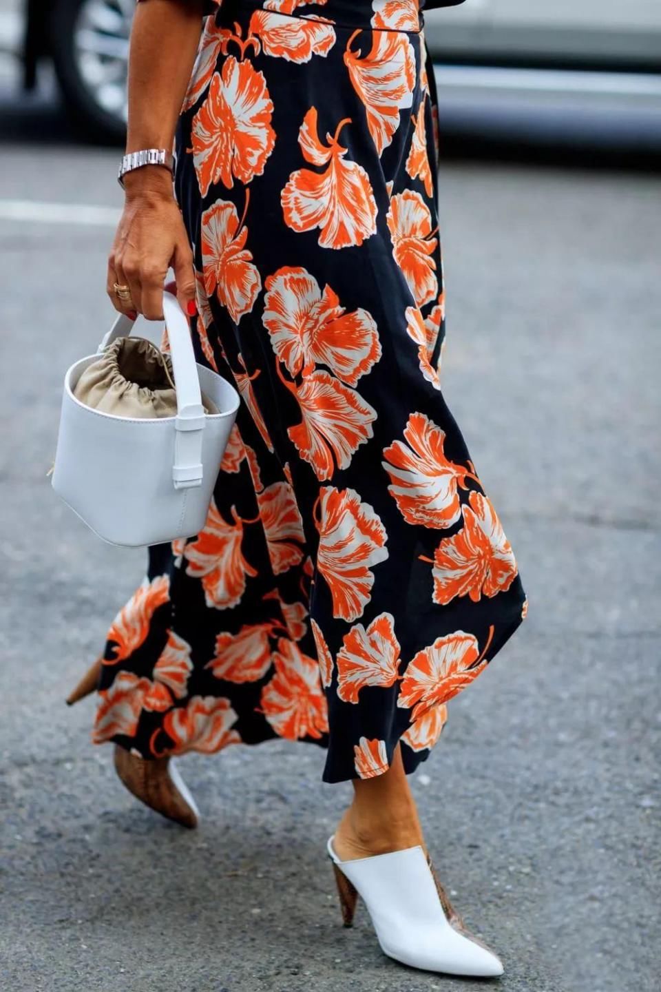 印花搭配通用指南:这个夏天如何美得艳而不俗?