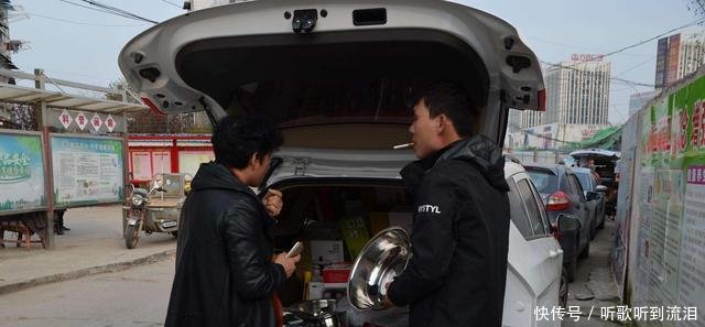 农村“旧手机换菜刀”的真相，说了别不信，可害惨了不少农民！