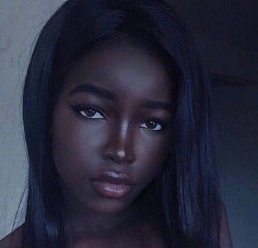 别为自己丑找借口,非洲一女子非常黑,却被誉为千年难遇的美女