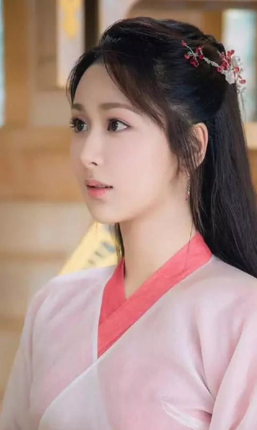 《香蜜沉沉烬如霜》杨紫十六套衣服，第九套最美，最后一套最朴素