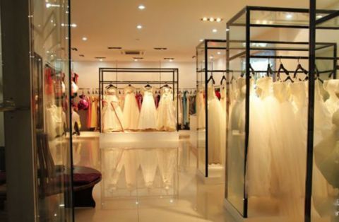  [婚纱]婚庆行业迎强势回暖：下半年婚礼或扎堆 婚纱摄影价格下降