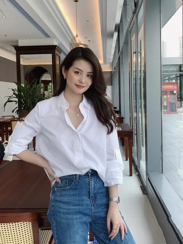  『技巧』微胖女性穿衣想显瘦，这几种小技巧教给你，短脖粗臂象腿一网打尽