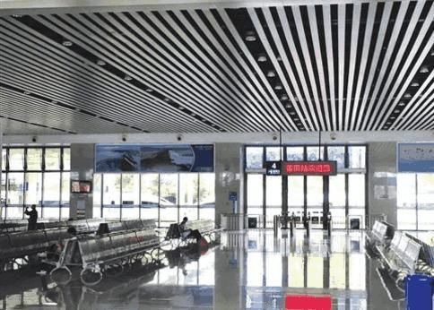  [大厅]为什么火车站大厅要建几十米高？到底有什么作用呢？看完