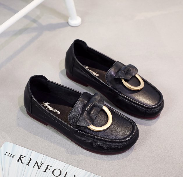 妈妈天气凉千万别穿凉鞋了，现火的一塌糊涂的单鞋，一定会喜欢的