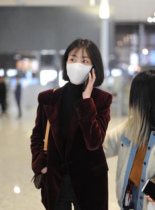  正式场合■外套在精不在多，有这件“小西装”就够了，复古又时髦明星都跟风