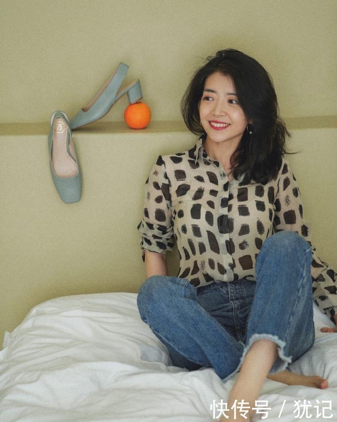 女神博主:夏日如何穿出高级感,西服、衬衫、牛仔裤都能做到,得这样搭才行