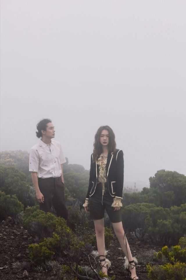 女星撞衫，戚薇极具神秘感，娜扎干练大气，刘嘉玲臃肿老气！