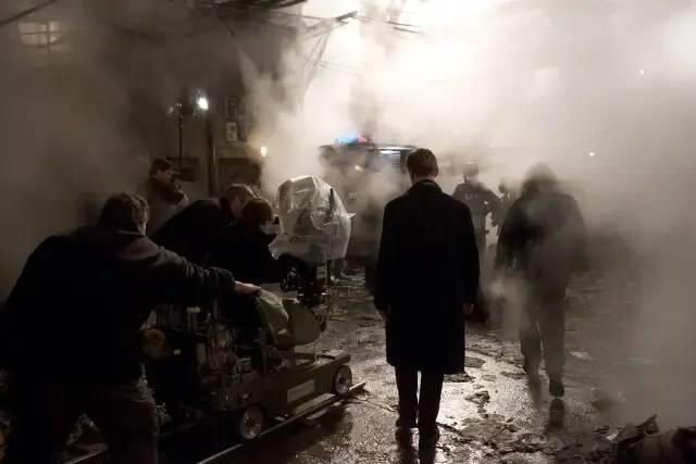 『蝙蝠侠』打败蝙蝠侠的小丑输了？不尬吹，独家新解《黑暗骑士》史诗三部曲