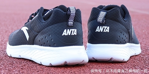  「火遍」2019跑鞋之选，现在火遍中国半边天，休闲与性能兼具！
