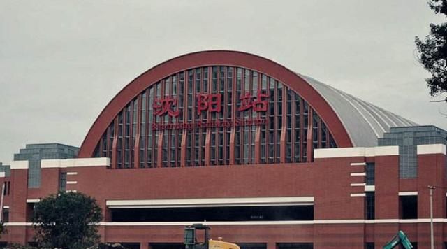 中国最坑人的城市，三个火车站同一名，让外地人傻傻分不清楚