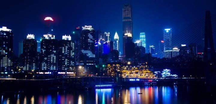 中国“四大火炉”城市之一，凌晨3点还是37度，肉在地上都能烤熟