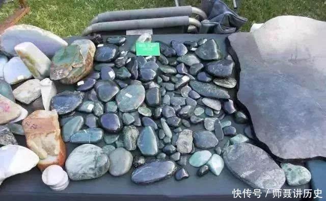  【玉石】谁说老外不玩奇石, 看看国外的石头市场是啥样!