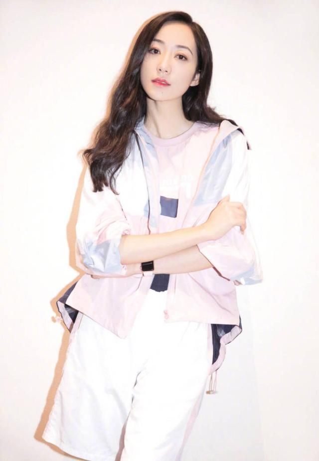 韩雪上衣像秋天，下半身像夏天，我就想问问你是冷是热