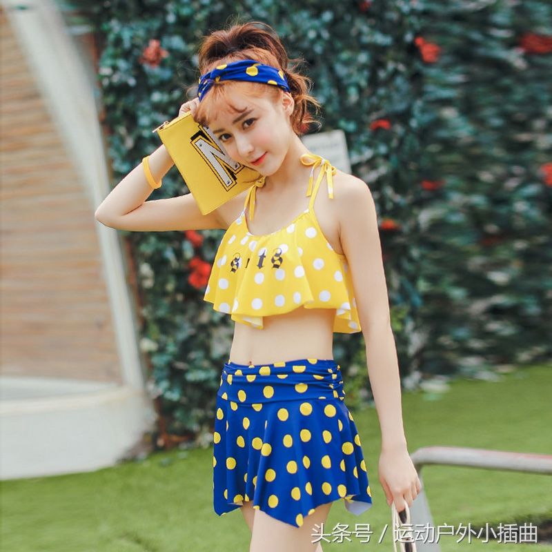 泳衣变形记!妩媚、性感的小蛮腰尽展风采