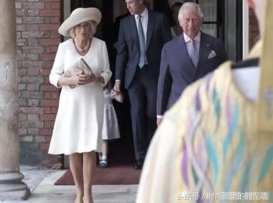 哈里王子大手笔送十万元礼物给侄子“路易斯”！比凯特衣品都抢镜