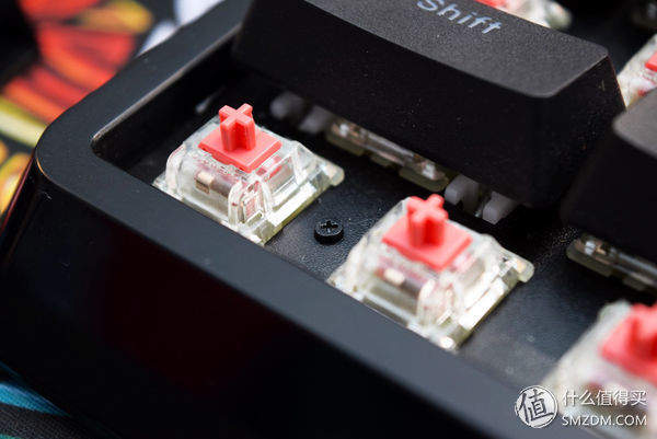 谁说机械键盘就一定吵闹?富勒G900S RGB静音红轴了解一下