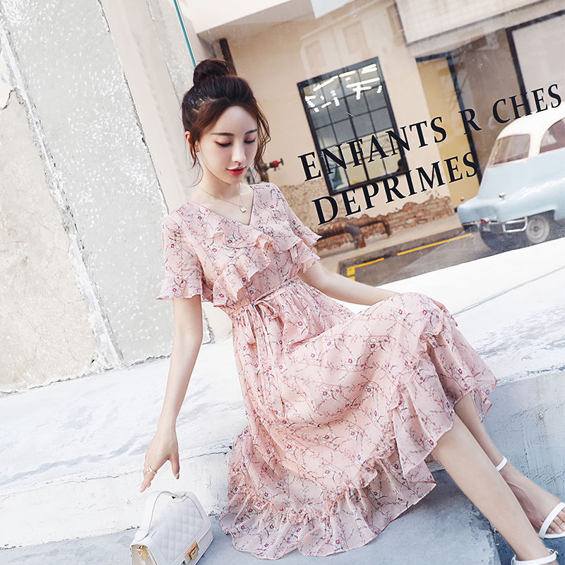 触发女神即视感的仙女裙，清凉有型，甜美又清纯，惹得路人三回头