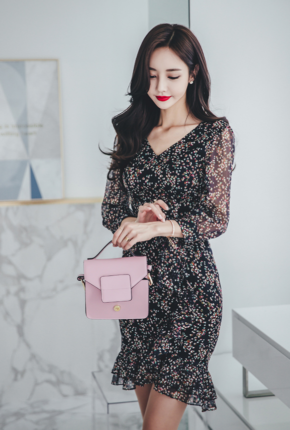 女神孙允珠，夜梦繁星风信子碎花雪纺洋裙