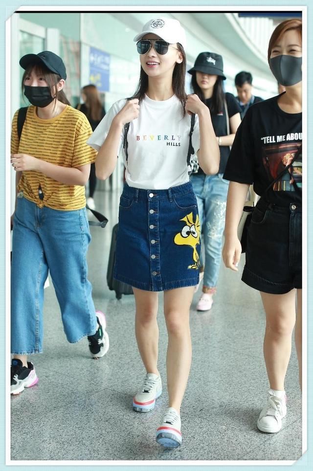 当165吴谨言和156蔡依林同穿A字裙，网友：谁谎报身高一目了然！