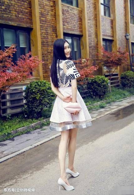 江疏影，上半身尺度堪比泳衣, 网友: 不是身材好根本挂不住!