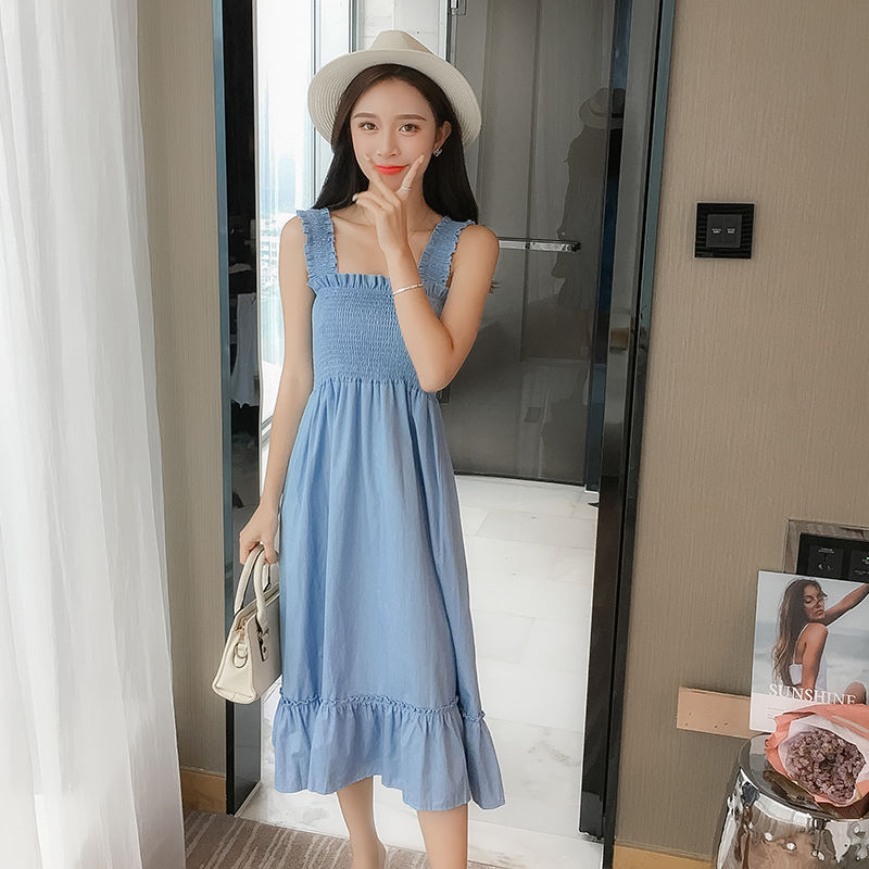 姐姐的连衣裙穿的好漂亮,你看看下图,比夜店的还性感洋气