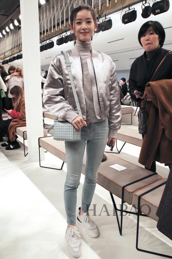 奶茶妹妹章泽天不仅人生开挂，衣品也从小土妹一跃成白富美？