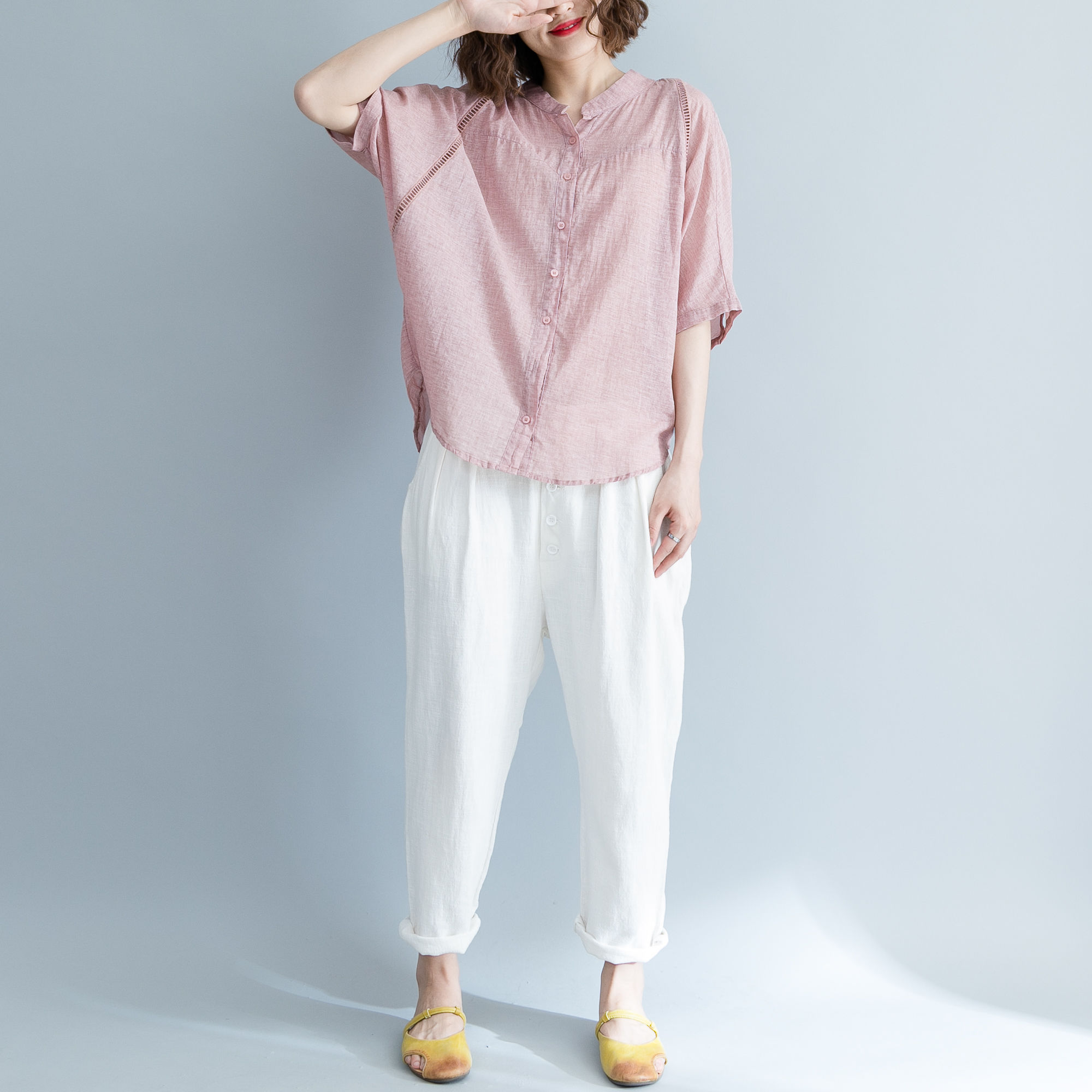 有一种清凉叫:“天然棉麻衫”配萝卜裤穿很舒适，美的独一无二