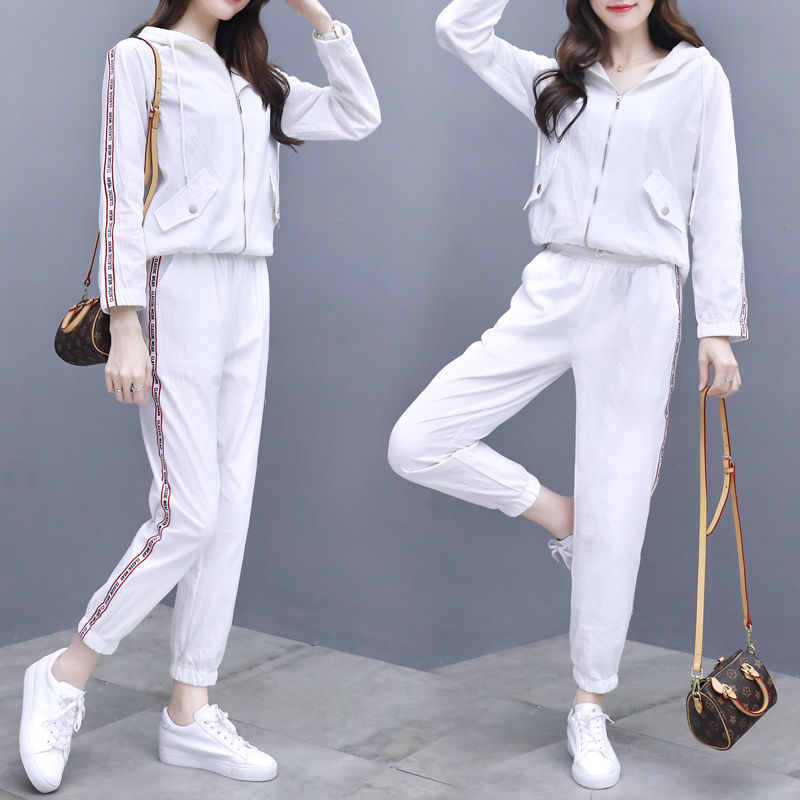 终于找到了!比连衣裙洋气百倍的套装，不爱穿裙子的人可有福了