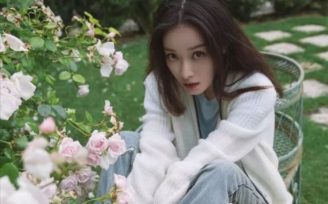  【女人】聪明女人都会“穿”！今春3个优雅色搭配，告别老气穿出高级气质
