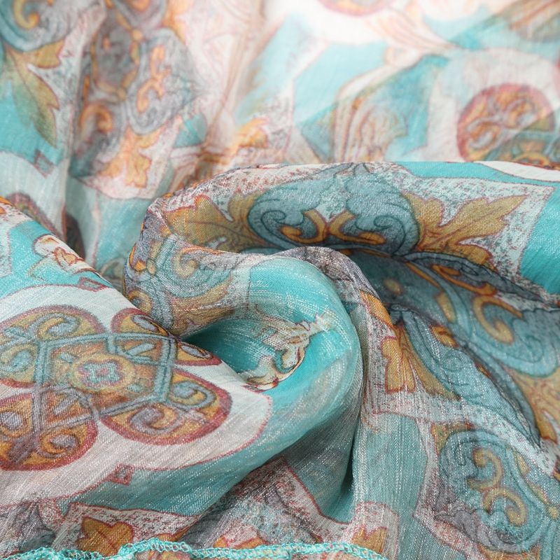 女人再美,也要打扮!47岁小姨穿时髦女装,美的让人眼前一亮