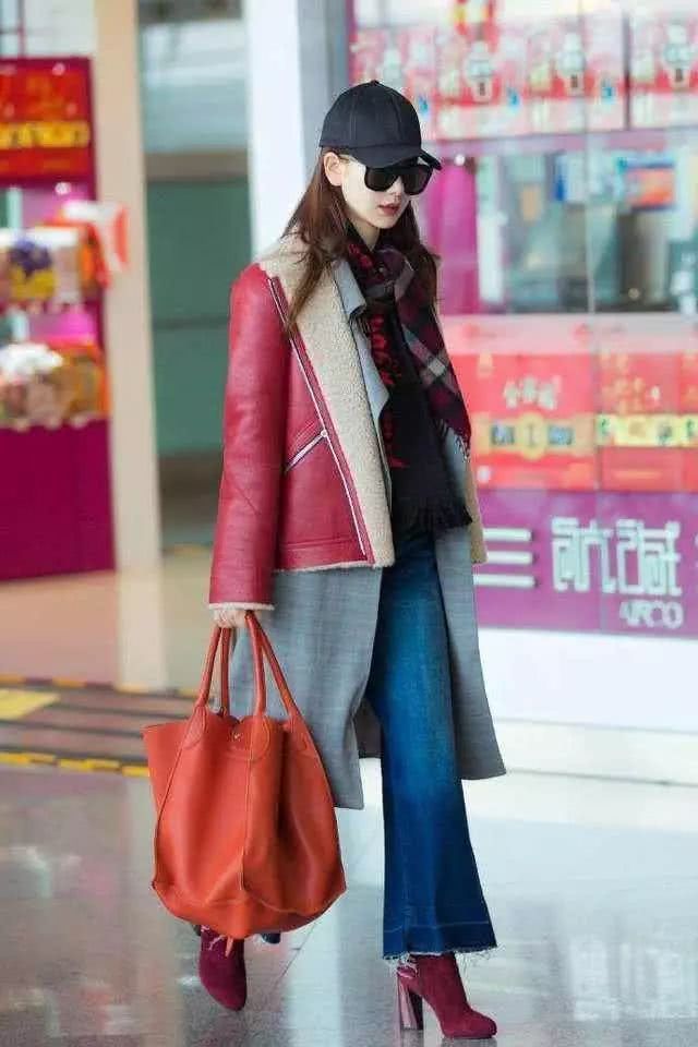 看来戚薇的腿，男人都要怀疑人生，网友：就是两根擎天柱