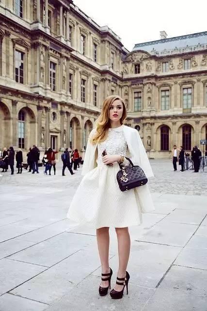 120斤还能穿得这么美，因为她知道衣服要这样搭！