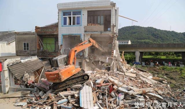 继土地确权后，国家出台最严宅基地政策，4类情况会被回收！