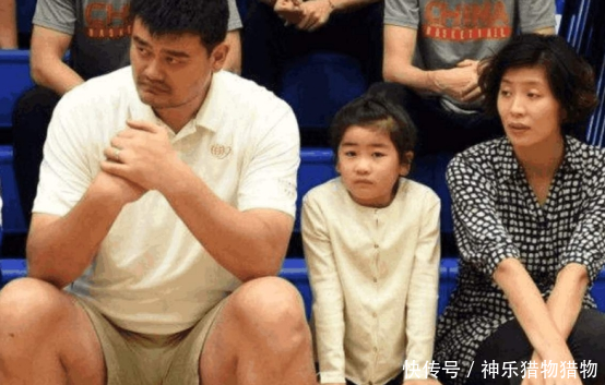『失控』姚明女儿身高已失控,活了20年都没有人家9岁高,网友:基因太强