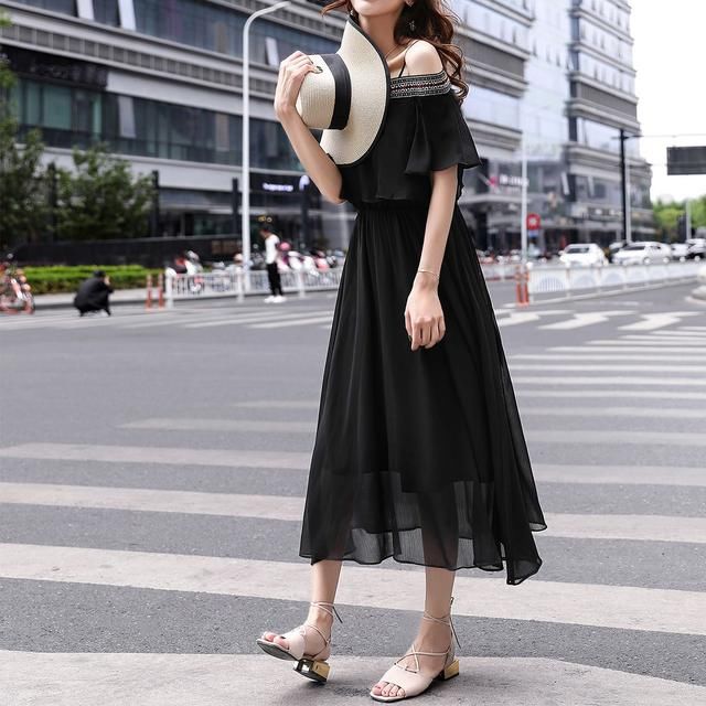 姑娘就服你!这样的优雅一字裙,都被你找到!真的很清新可爱迷人