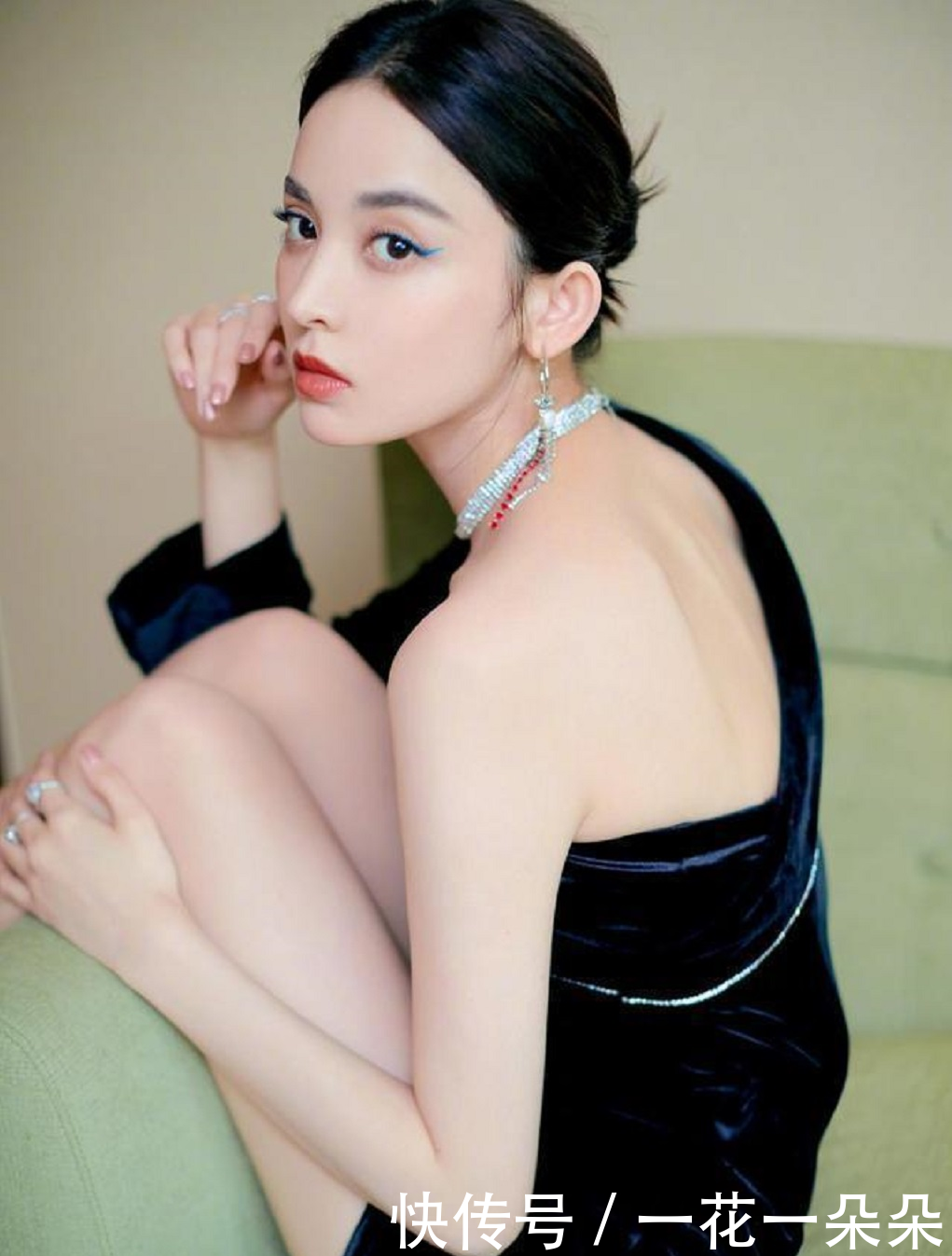 「清纯」脸上有这5大特征的女生,天生的“带妆脸”,素颜干净清纯有气质