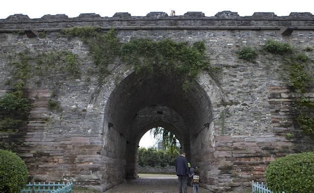 江南这座千年古镇不一般，生活着142种姓氏的居民，使用13种方言
