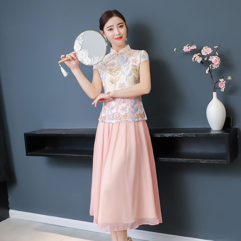 没有比旗袍更撩人的裙子了,洋气美嫩,惊艳群芳不是梦