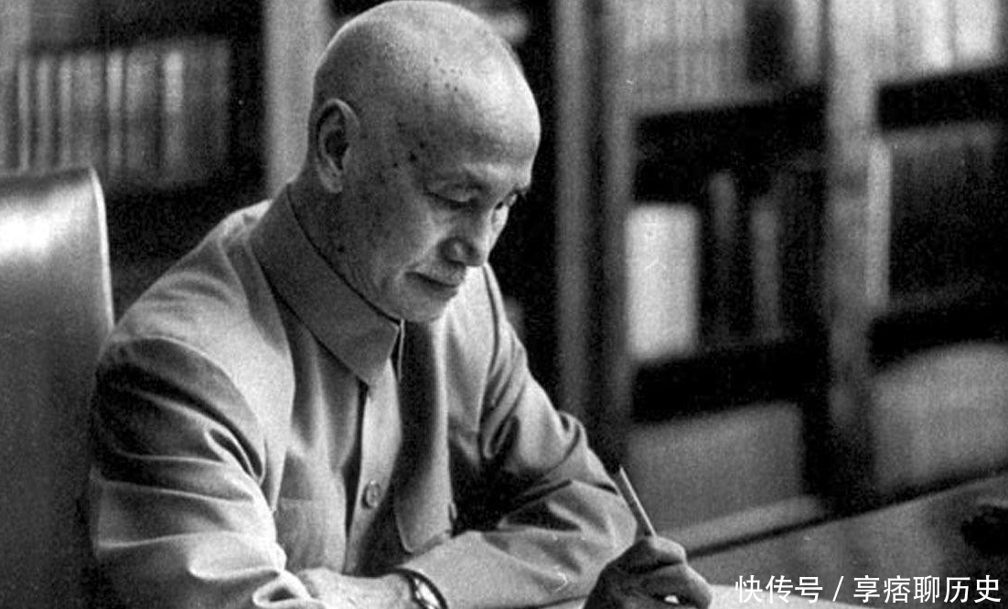 「国军」蒋介石晚年直言:丢掉大陆并非因国军太弱鸡,罪魁祸首是这两个人