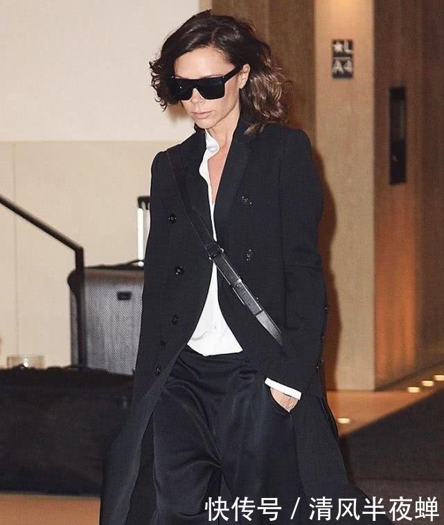 就算脚骨折都要穿恨天高的贝嫂, 居然独宠这双“丑凉鞋”三年!