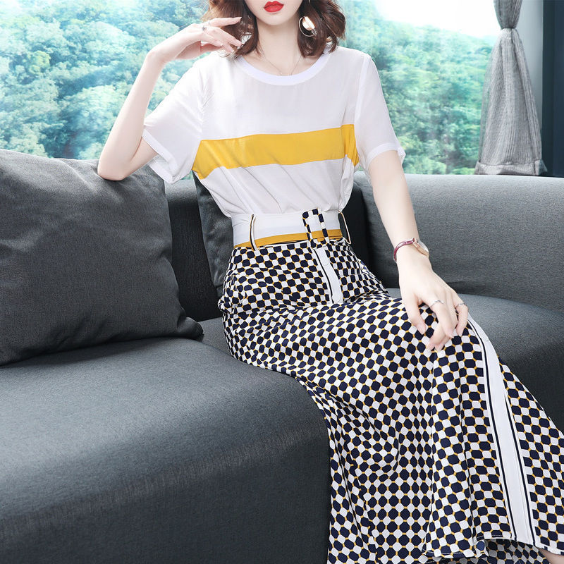 矮个子别傻傻乱买，看看这些“套装”，网红也都这样穿的