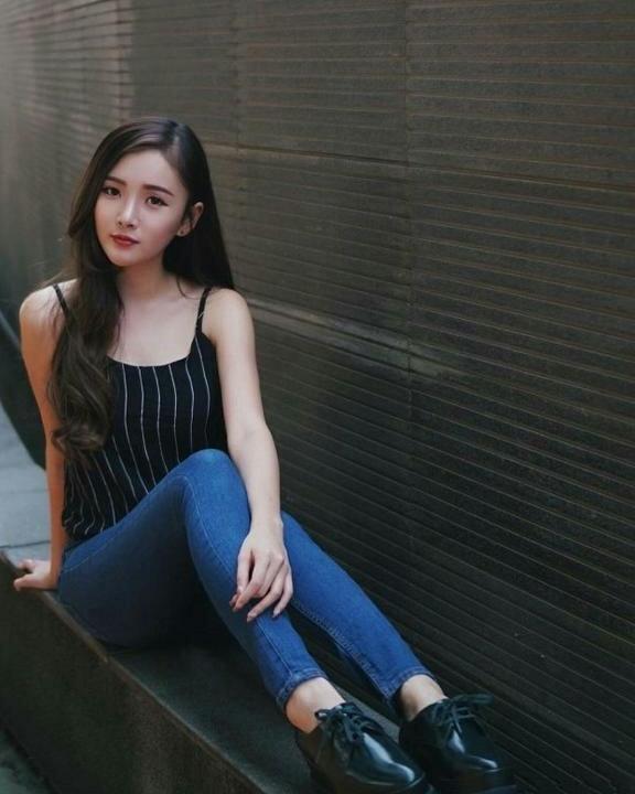 牛仔裤轻松呈现完美身材, 展现淑女气质